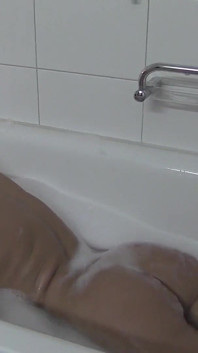 Amanda Jane sexy spel in bad