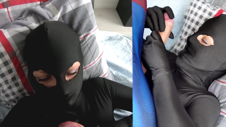 Nylon Xtreme: Natacha Guapa trong màn thổi kèn zentai lycra da đen đầy đủ