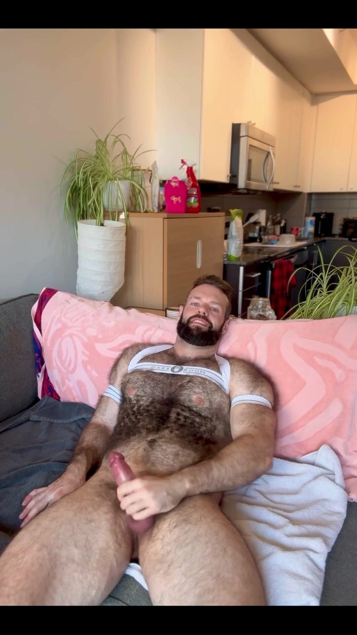 BeefyCanuck: The Duality of Wanting to Be Breed and Be Bred