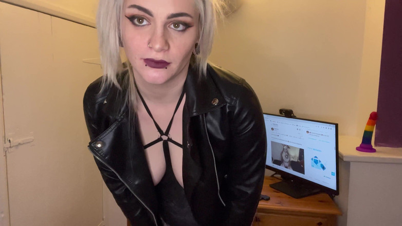 EeveeXo: Těhotná Domme ponižuje tvého malého ptáka JOI