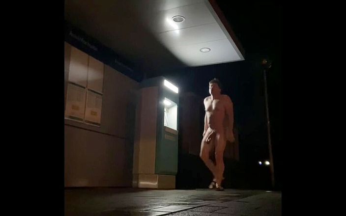 No limit cbt slave: Desnudo mostrándose y caminando Lugares al aire libre y arriesgados