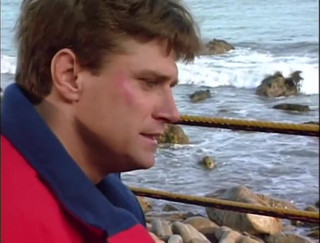 Vintage Usa: Sexy vrouw met grote borsten geneukt op het strand