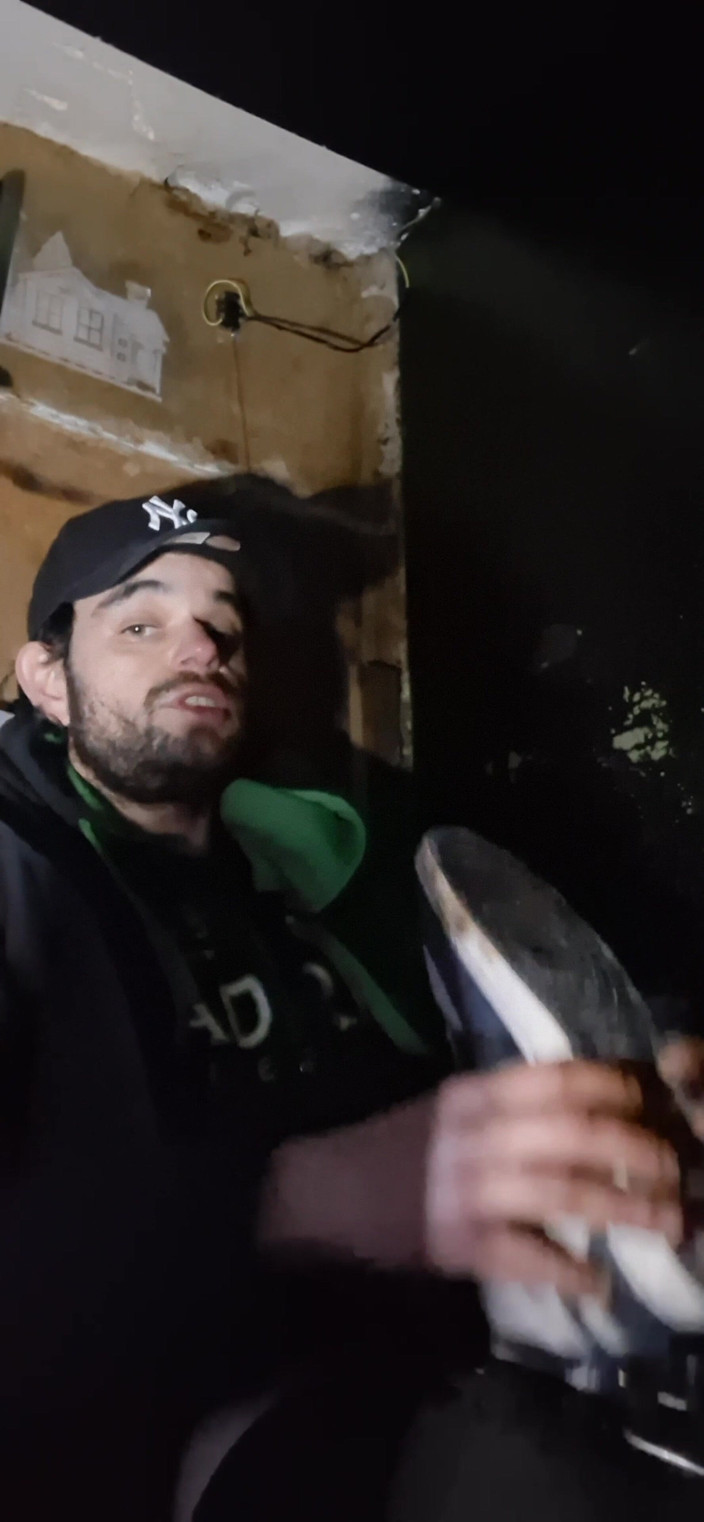 jerkofflover: 나이키 신발을 신은 내 메가 메가놀라움