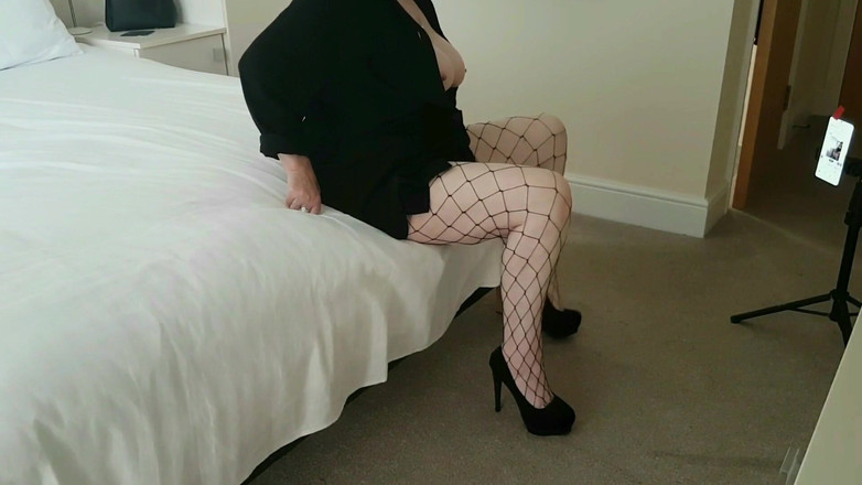 Movies by Louise: Khoe hàng trong lưới cá 2