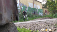 Puffy Network: Piss v botách od Got2Pee, kde dívky přicházejí na chcaní