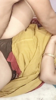 La moglie sexy è alla disperata ricerca del sesso hardcore