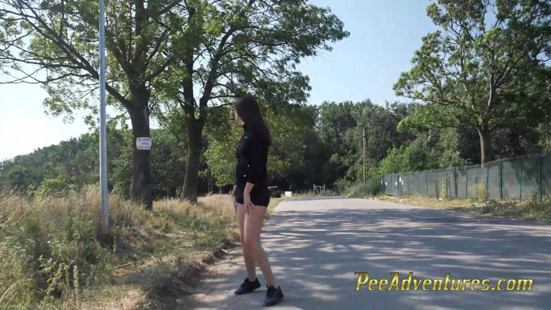 Pee Adventures: Pee trough my short shorts