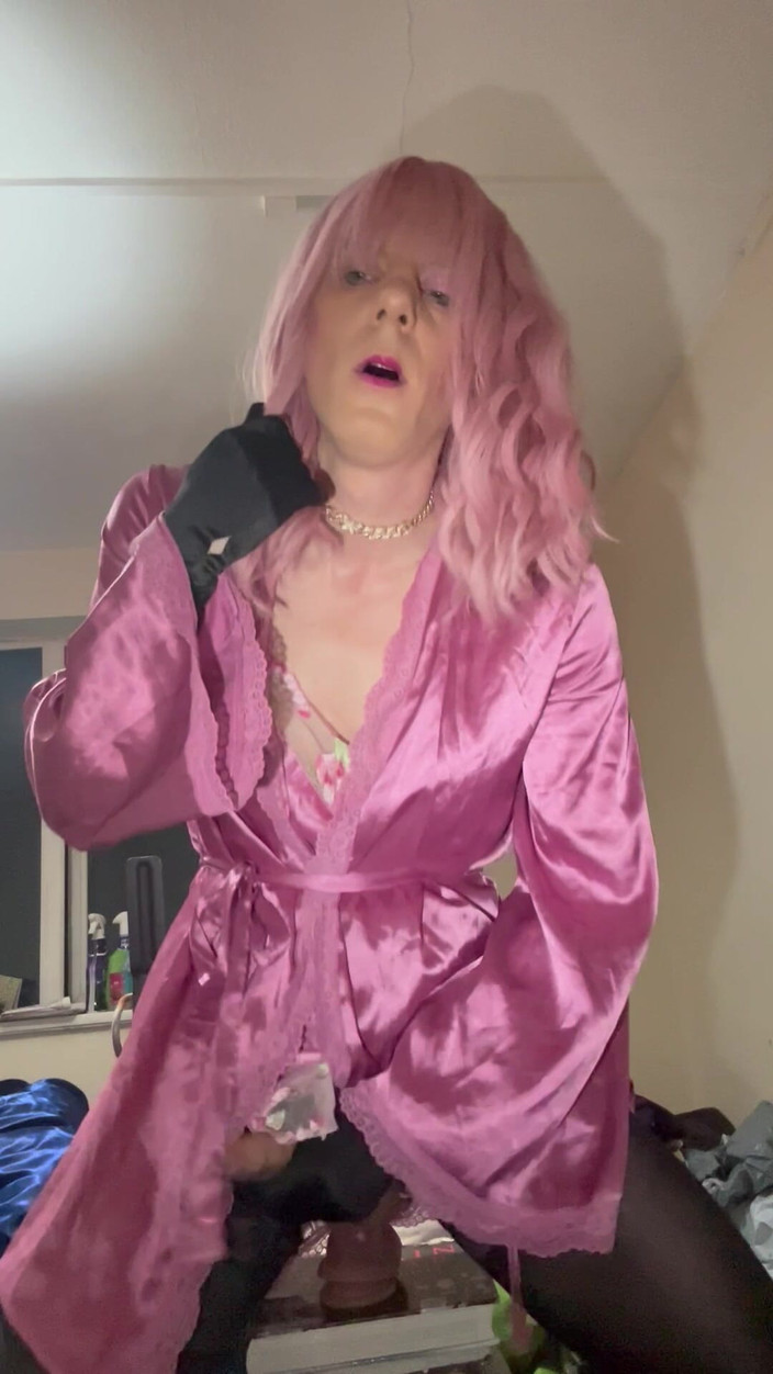 Jessica silk: Jess Silk menunggang dildo