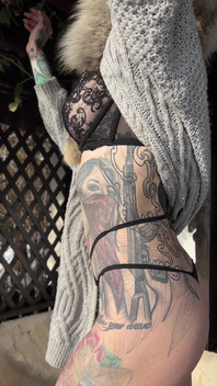 Look Closer, My Ass Wants Attention