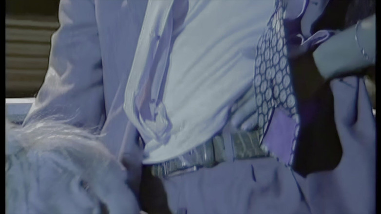 Inhonorof porn: 2 Troie Condividono Un Cazzo Italiano in Un Nightclub Tra...