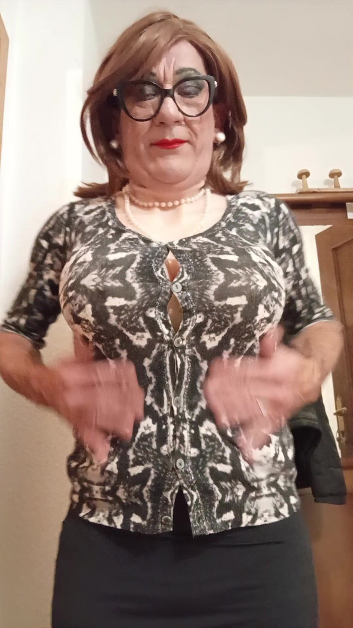 Yusti: Vestirsi davanti allo specchio