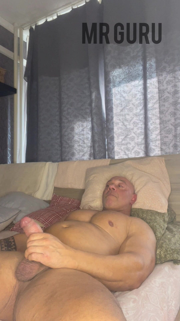 Mr. Guru: Dlouho masturbuje od kulturisty, pane Vemeguru, Veme. Honění