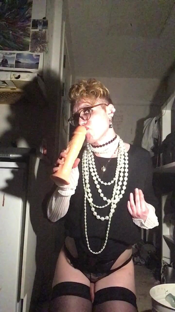 Sissy Cindy Slut: シシービッチ