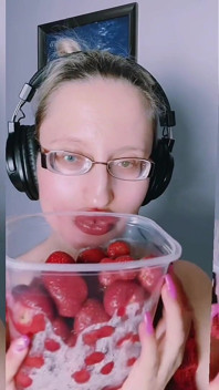 Asmr Strawberry Eating - Asmr, Óculos de Olho, Gianess, Batom, Lábios Grandes, Mough, Comida, Fetiche de Rosto, Unhas Longas
