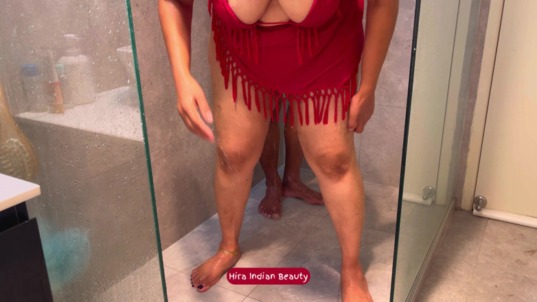 Hot 365 Entertainments: Tabu Badezimmer Anal: Ich Quetsche Meine Großen Möpse, Während Ich...