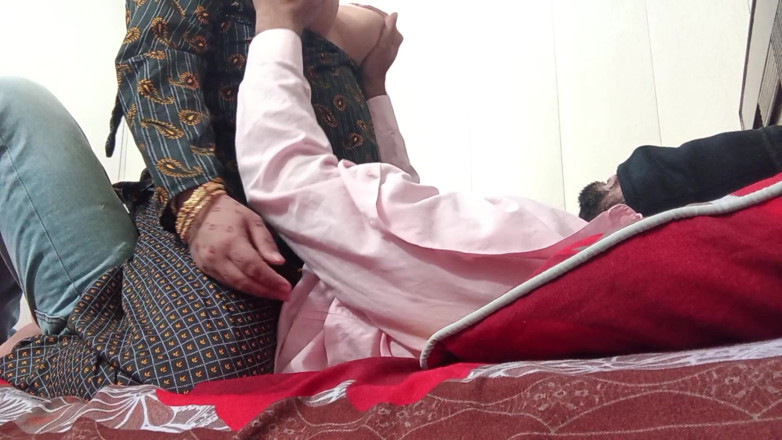 QueenbeautyQB: salvaar kamij men desi bhaartiy patni pati ke saath jordaar...