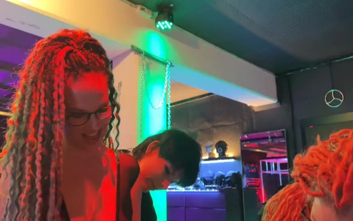Domina Dark: Louskáček