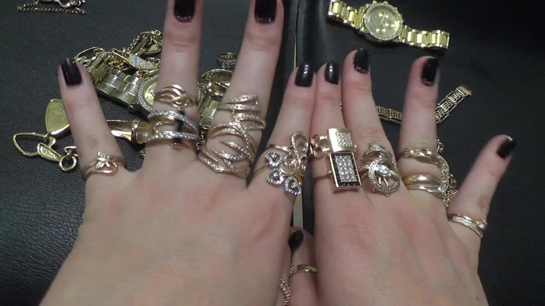 Goddess Misha Goldy: Golden jewelry and hand fetish
