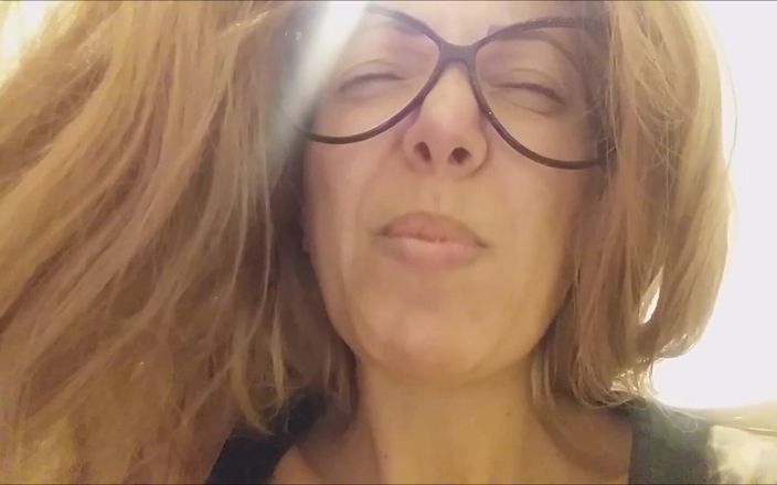 savannahamatoriale: Avec une bouche très remplie... J’ai presque envie de jeter
