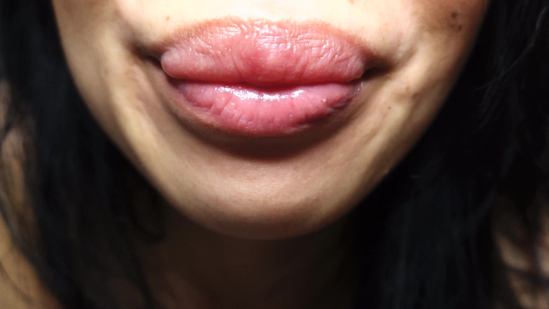 Asmr_mouth: Léchage de lentille sensuel et sexy