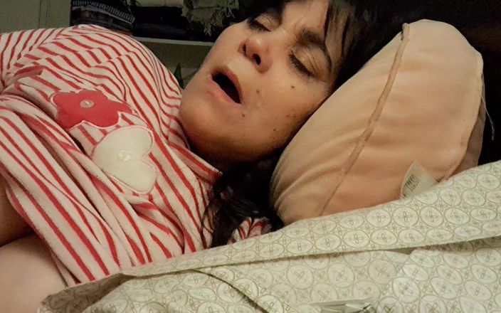 Mommy big hairy pussy: 继母想象这是一个梦，这是现实，继子非常渴望操她