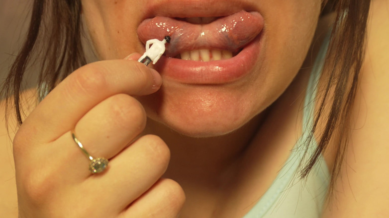 AmayaMori: Giantess Girl Unwraps a Candy but Is Surprised Because There...