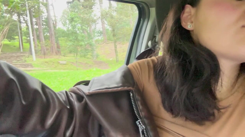 scarlettandc: 우리는 가죽 재킷을 문지르고 즐기면서 즐거운 시간을 보내는 것을 좋아합니다