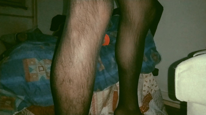 brake my ass: Mon joli cul commence par un plug anal pour voir...