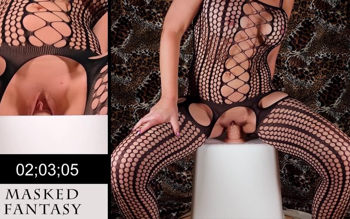 Masked Fantasy: Squat Fuck Challenge - edisi pakaian dalam dengan bodystocking selangkangan