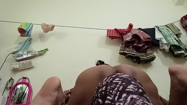 Real Couple 203: Ehefrau mit großem saftigem arsch sitzt auf dem gesicht ihres...