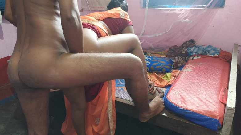 Sobha rani: Хорошенькую девушку квартирную хозяйку трахнул паренек-квартирант в обмен на аренду комнаты, хинди