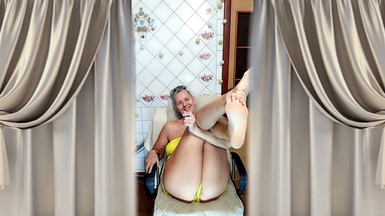 Lukerya: Procace Mamma Matura Lukerya Si Spoglia E Si Masturba in...