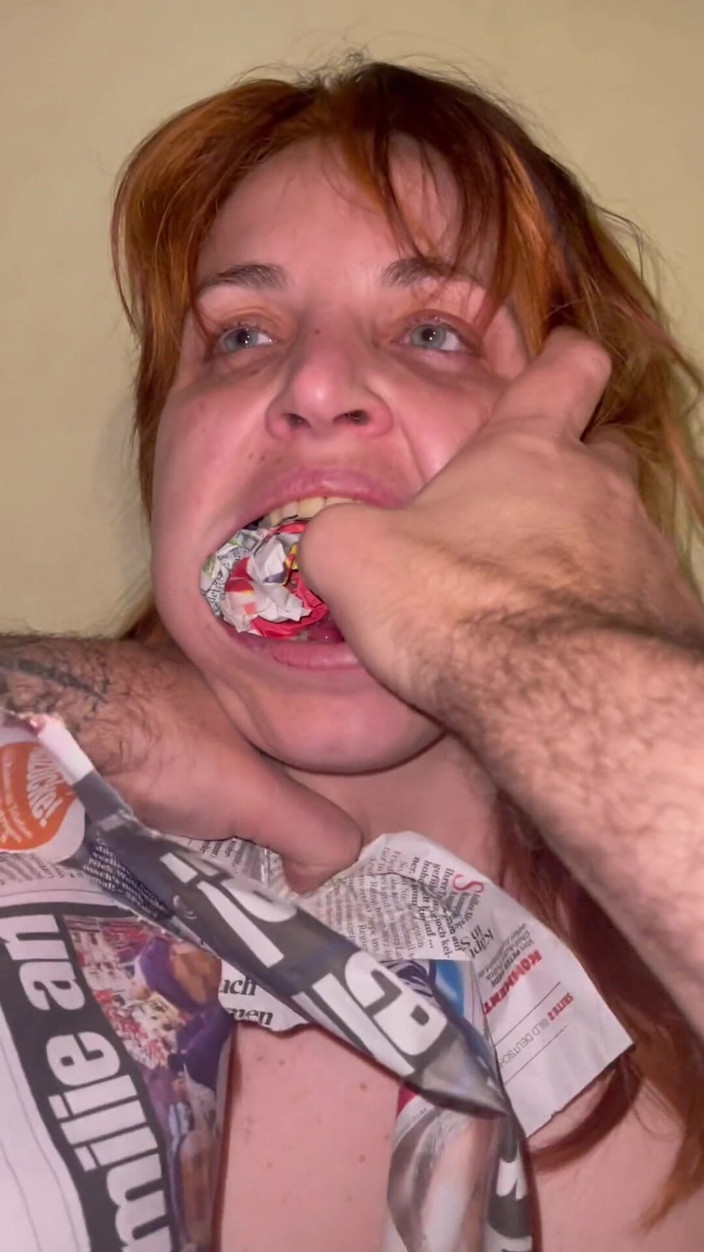 Elena917: Newspaper Gag Pov - isian, tamparan, dientot habis-habisan