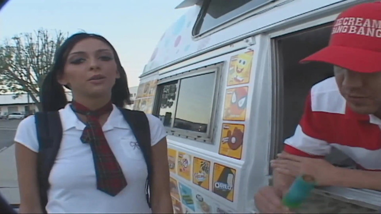 Hot Girlz: Naughty student secretly fucks with her vendor boyfriend