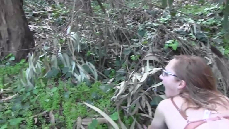 Lesbian Illusion: Bella donna si arrapa nella natura