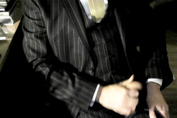 SuitedSub: Zkažování pinstripe ...