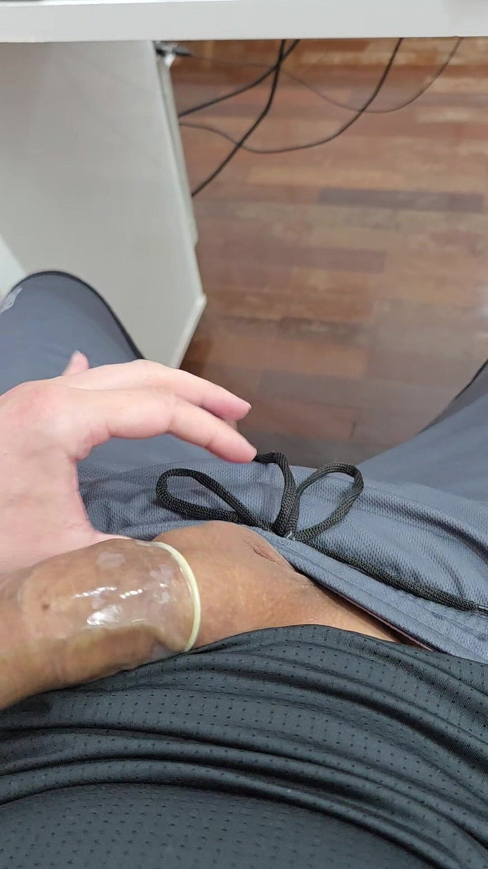Lkdick8: Zich aftrekken met een condoom - fetisj