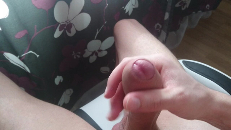 Matthew hotty: Jerking off and Cumming by the Window on the Chair -...