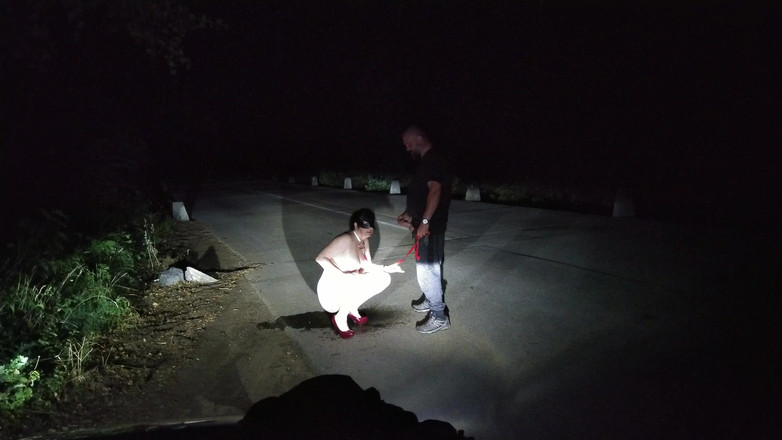 Toilet Mommy: Starý perverzní prase chcaní letní sex venku