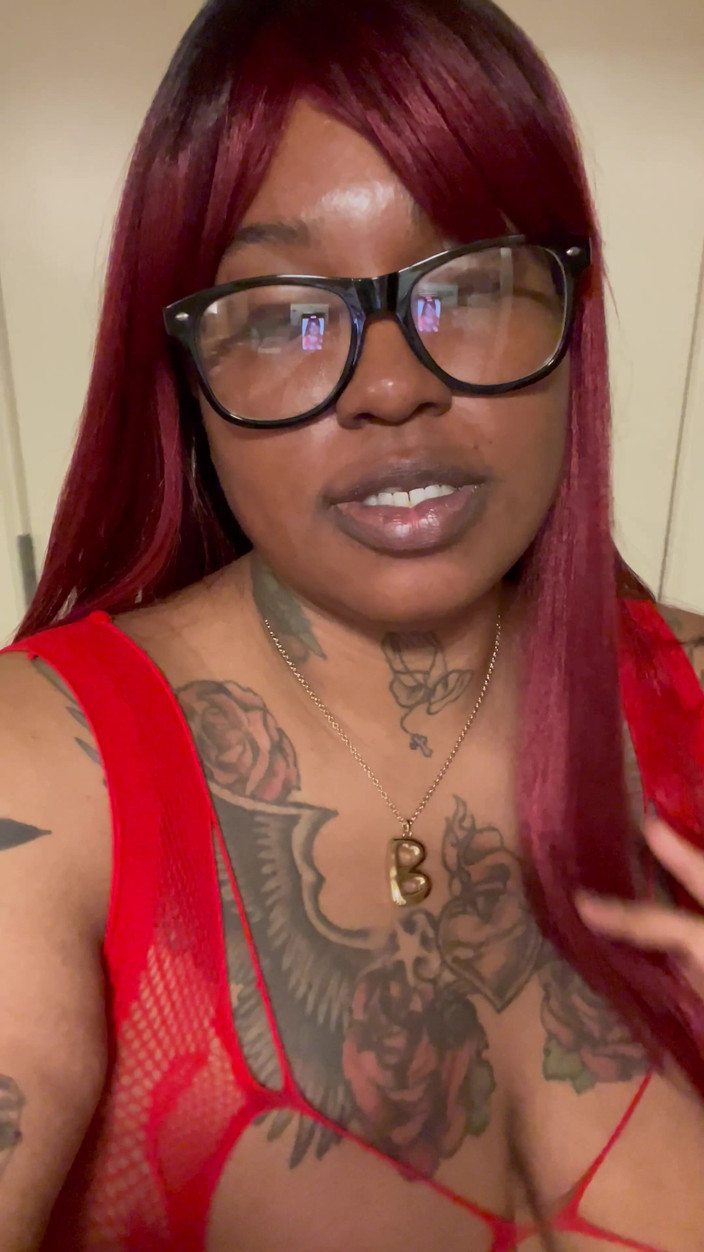 Hazelnut XXX: Erstes video!