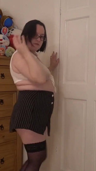 Miniskirt स्ट्रिपटीज़ में सेक्रेटरी