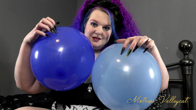 Mxtress Valleycat: Haciendo que mis enormes tetas sean más grandes