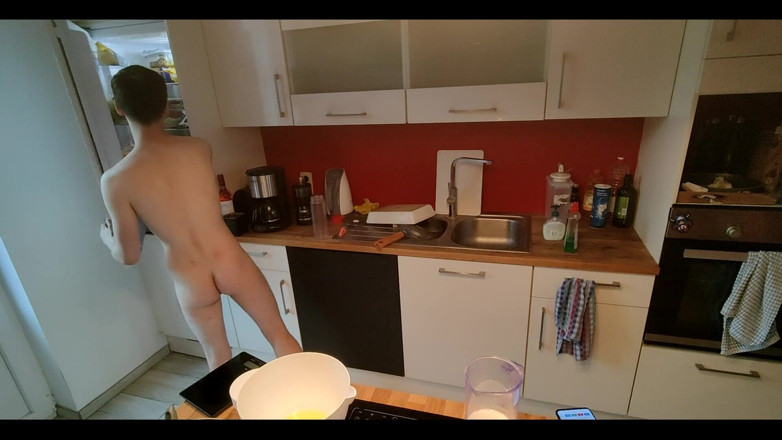 Snauwflake: The Naked Kitchen: Pancake Challenge Bare Cooking