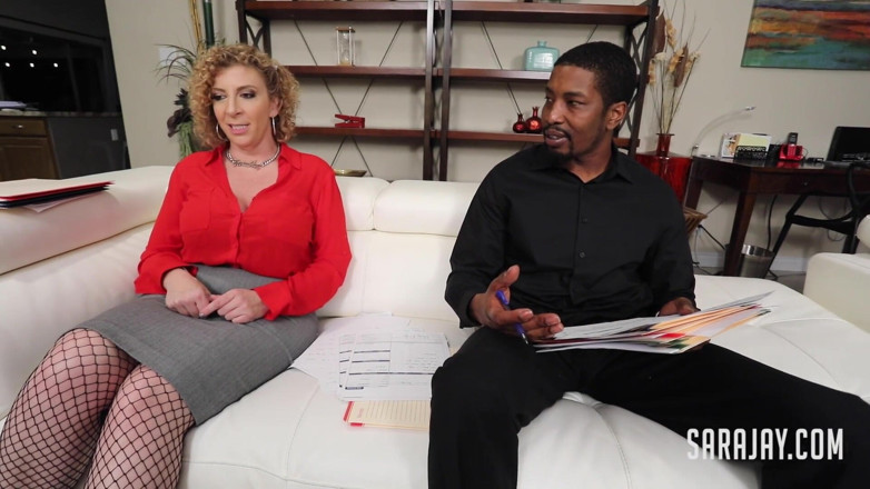 Sara Jay: Sara Jay é fodida pelo grande pau preto de Isiah Maxwell !!