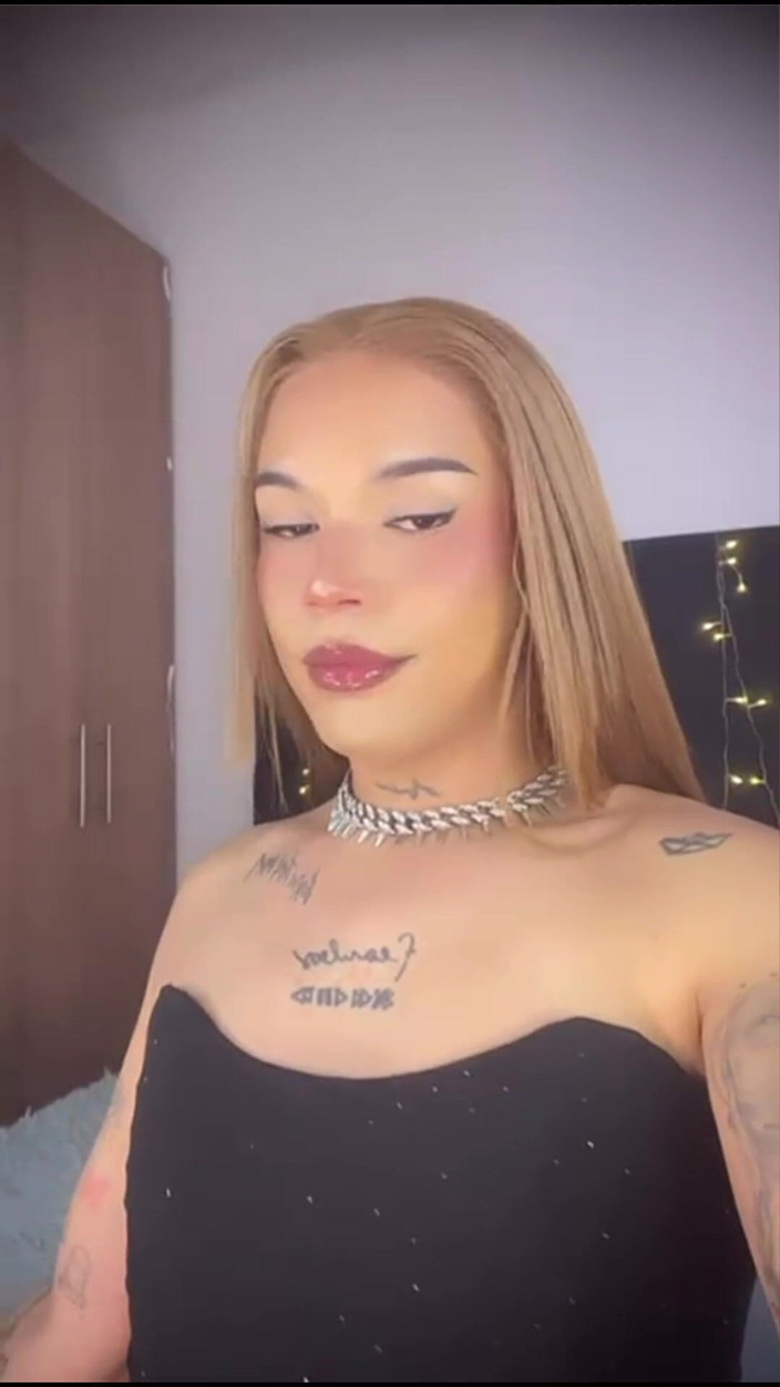 Anali Myers: Великий камшот латина транс giirl