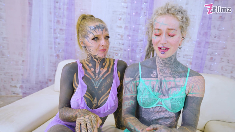 Spicy Lab Production: Trío alemán con dos chicas tatuadas enloquecidas por el sexo