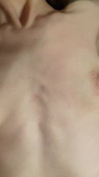 Mis Pequeñas Tetas Apretando Y Chupando Solo