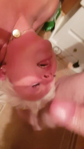 Uk Joolz: Muschi und mund necken