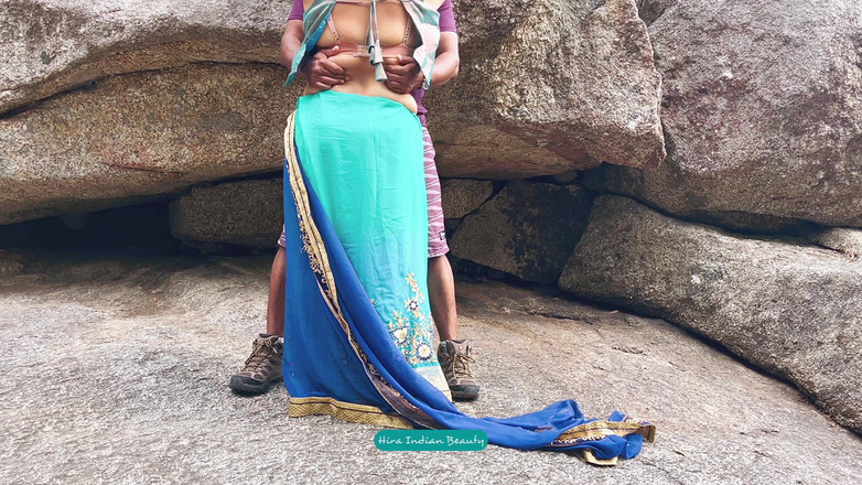 Hot 365 Entertainments: आउटडोर में भारतीय जोड़ा रोमांस - साड़ी सेक्स - साड़ी उठा ली गई और गांड की पिटाई की गई