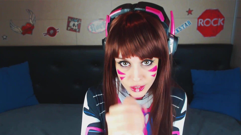 Candystart Videos: Dva हस्तमैथुन करती है और तुम्हें चूसती है